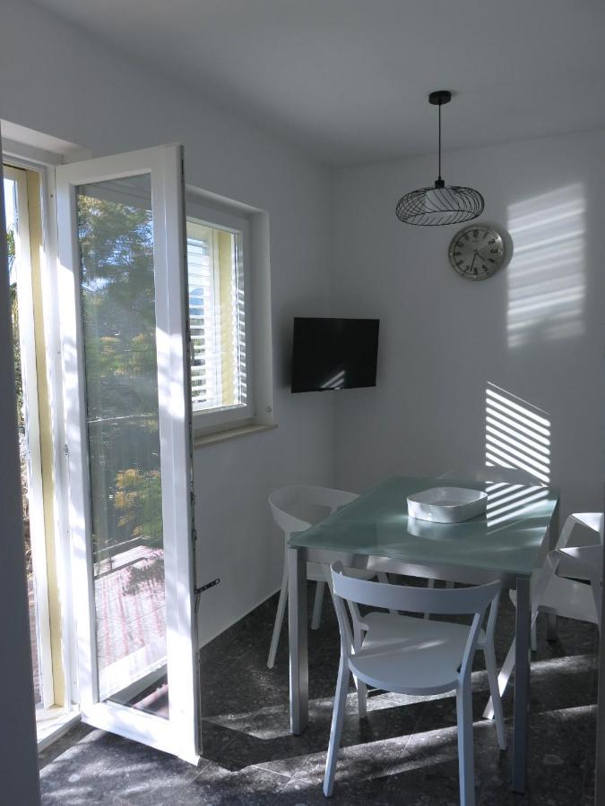 Apartments Rea Cres Exterior photo